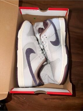 NIKE DUNK LOW RETRO SE ‘OFF WHITE SPRUCE’ Mens SIZE 9